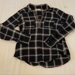Black plaid top
